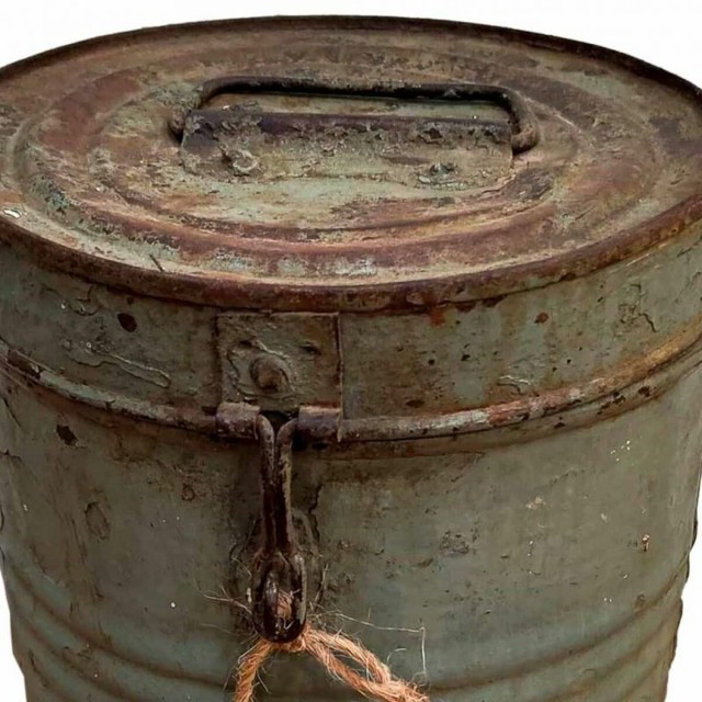 Decorative canister Alexandra House Living Grey Iron Traditional style