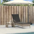 Chaise longue avec roues et coussins gris clair résine tressée