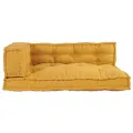 Coussin de canapé sur palette  avec accoudoirs et dossier en tissu jaune